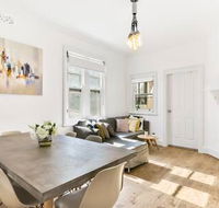 Spacious Harbour View 4bd home in Sydney CBD - Accommodation Gladstone