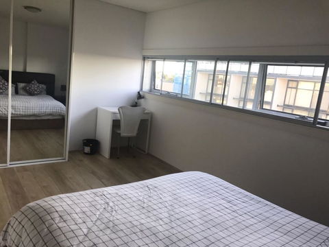 Spacious One Bedroom Apartment In Marrickville - Accommodation Gladstone 2