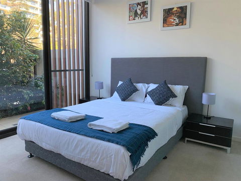 Spacious&Cozy 1 Bedroom + 1 Bathroom Zetland APT - Accommodation Gladstone 2