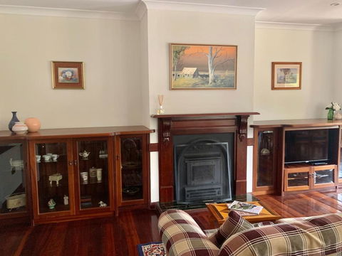 Spacious, Clean , Relaxing Country Escape Perfect For Large Groups And Families - Accommodation Gladstone 2