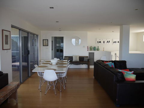 Spectacular Holiday Living - Accommodation Gladstone 1