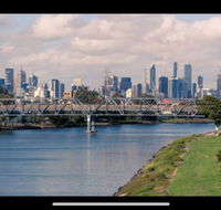Spectacular river views in fabulous footscray. - Accommodation Gladstone