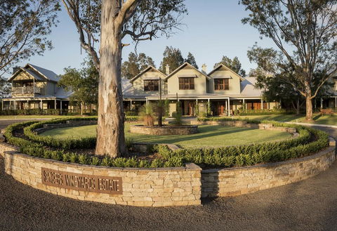 Spicers Vineyards Estate - Accommodation Gladstone 3