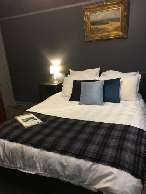 Springmead B&B - Accommodation Gladstone 1