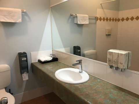 Springwood Motor Inn - Accommodation Gladstone 2