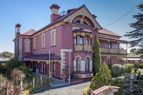 Stannum House - Accommodation Gladstone 0