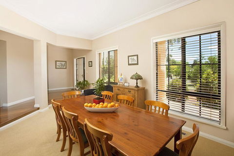 Stately Bowral Designer Home - Accommodation Gladstone 3