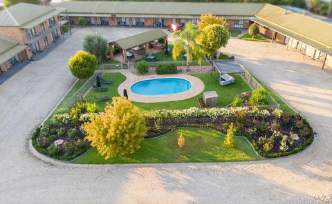Statesman Motor Inn - Accommodation Gladstone 2