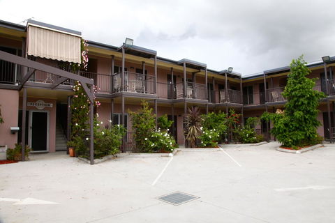 Station Hotel Motel Kurri - Accommodation Gladstone 0