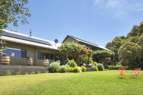 Stella - Accommodation Gladstone 2