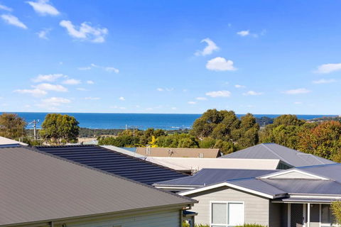 STELLAVISTA - 4 Bedrooms, Free Wifi, Views - Accommodation Gladstone 2