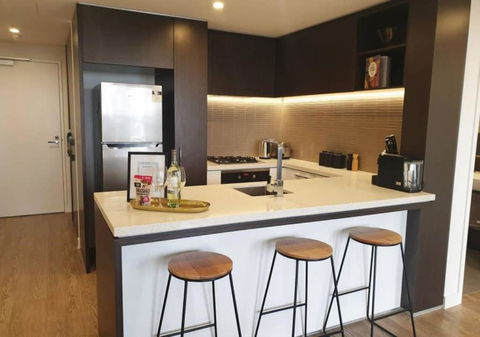 STH2 - Stunning Resort Style 1BR W Wifi Gym 4 Ppl - Accommodation Gladstone 2