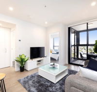 STH2 - Stunning Resort Style 1BR w Wifi Gym 4 ppl - Accommodation Gladstone