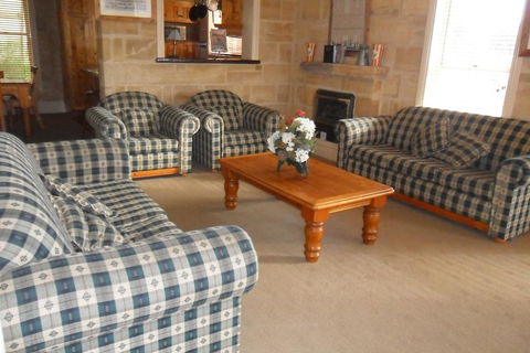 Stonecutters Inn - Accommodation Gladstone 3