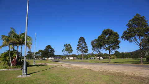 Stoney Park Holiday Park - Accommodation Gladstone 0