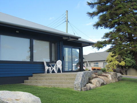 Storm Bay Cottage - Accommodation Gladstone 1