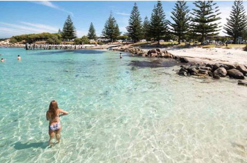 Storm Bay View - Accommodation Gladstone 1