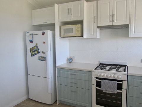 Storm Bay View - Accommodation Gladstone 2