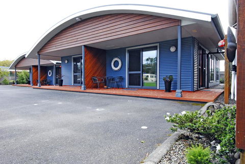 Strahan Bungalows - Accommodation Gladstone 0