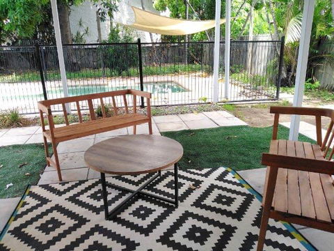 Stranded? Nowhere To Stay? Sanitised Apartment, Sleeps 4, Netflix, Wifi, Pool - Accommodation Gladstone 3