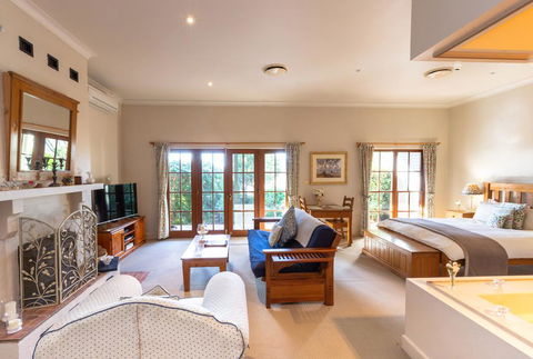 Strathearn Park Lodge - Accommodation Gladstone 0