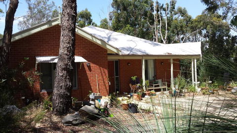 Stringybark Hills Retreat - Accommodation Gladstone 1