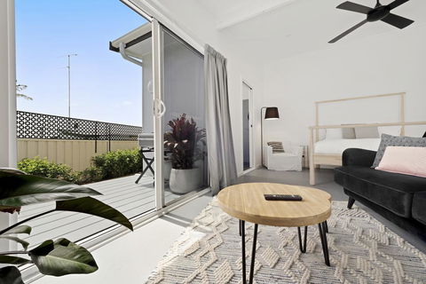 Studio Ocean Breeze @ Huskisson - Accommodation Gladstone 2