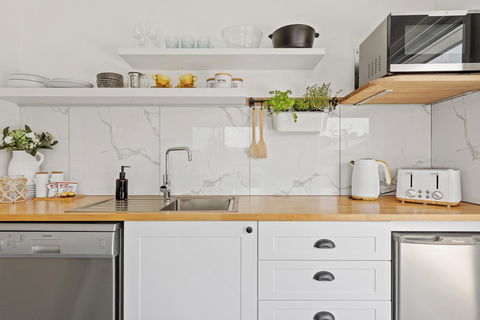 Studio Ocean Breeze @ Huskisson - Accommodation Gladstone 1