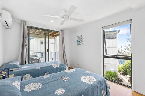 Stunning Beach Front Villa At Castaway Cove - Accommodation Gladstone 3