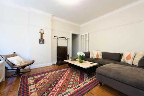 Stunning Beach Living - Accommodation Gladstone 1