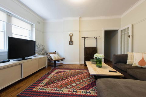 Stunning Beach Living - Accommodation Gladstone 2