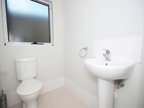 Stunning Holiday Townhouse - Accommodation Gladstone 2