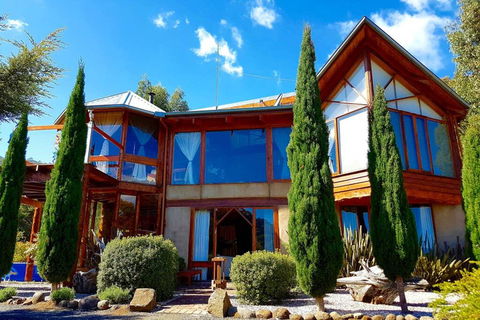STUNNING HOME WITH AMAZING VIEWS - Just 20 Mins To The City And Only 10 To MONA! - Accommodation Gladstone 3