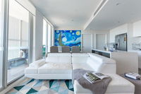 Stunning Urban apt wt Parking Near CBD  Airport
