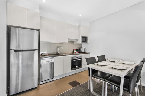 Stunning Views On The 41st Floor - Accommodation Gladstone 2