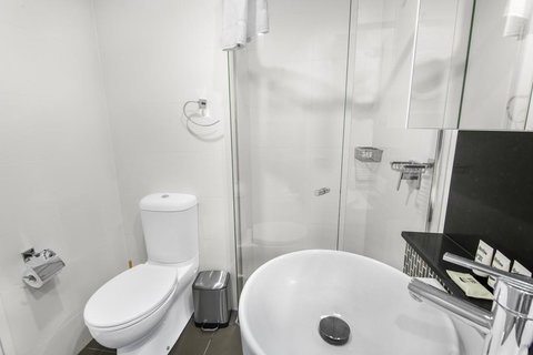 Stunning Views On The 41st Floor - Accommodation Gladstone 3