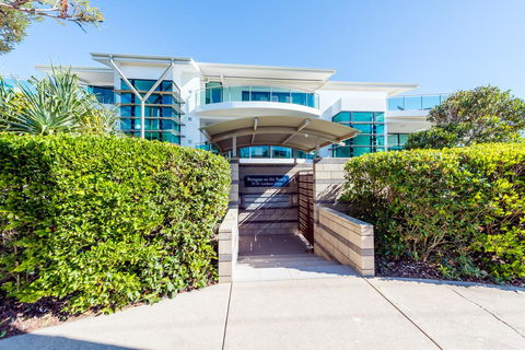 Stylish Beach Side Apartment - Unit 5 - 33 Lorikeet Drive - Accommodation Gladstone 2