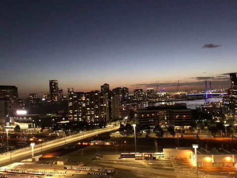 Stylist 1bed1bath Apartment@west Melbourne - Accommodation Gladstone 3