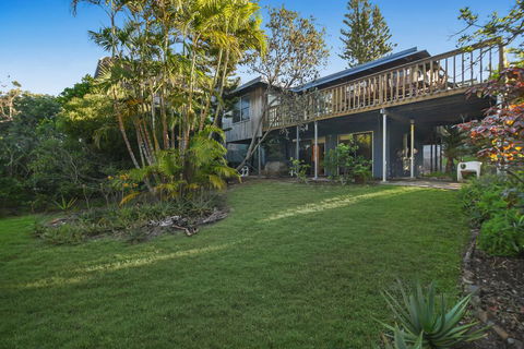 Summer Place - 24 Shearwater Street - Accommodation Gladstone 0