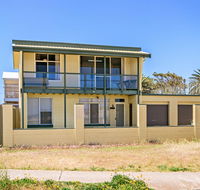 Sun and Fun - Accommodation Gladstone