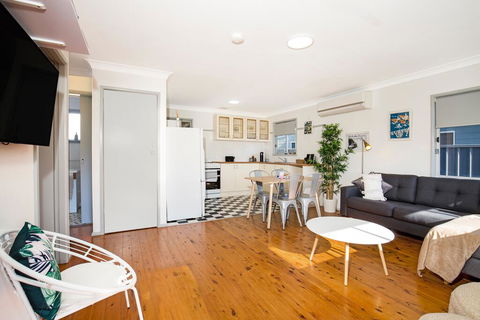 Sun Shack @ Culburra - Pet Friendly - 3 Mins To Beach - Accommodation Gladstone 3
