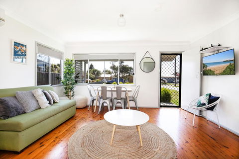 Sun Shack @ Culburra - Pet Friendly - 3 Mins To Beach - Accommodation Gladstone 0