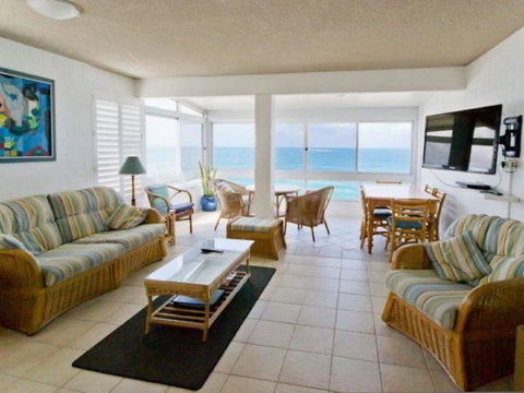 Suncrest 3 - Accommodation Gladstone 2