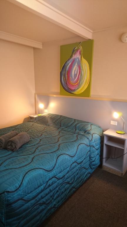Sunflower Motel - Accommodation Gladstone 3