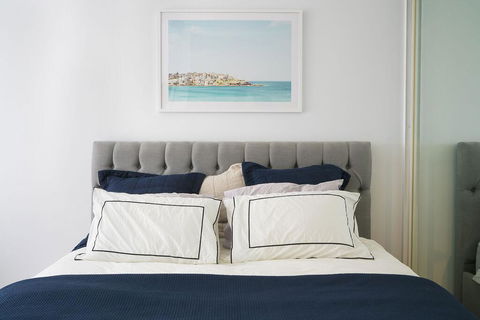 Sunlit 1 Bedroom Apartment Right At Bondi Beach - Accommodation Gladstone 1