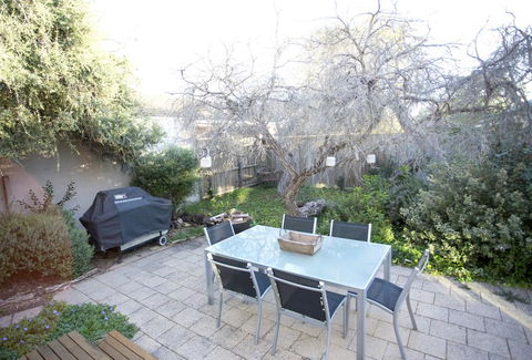 SUNNY DAZE - Accommodation Gladstone 1