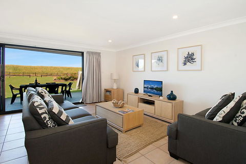 Sunrise Reef Unit 4 - Lennox Head - Accommodation Gladstone 3