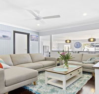 Sunset Beach - situated between two beaches and a lake - Accommodation Gladstone