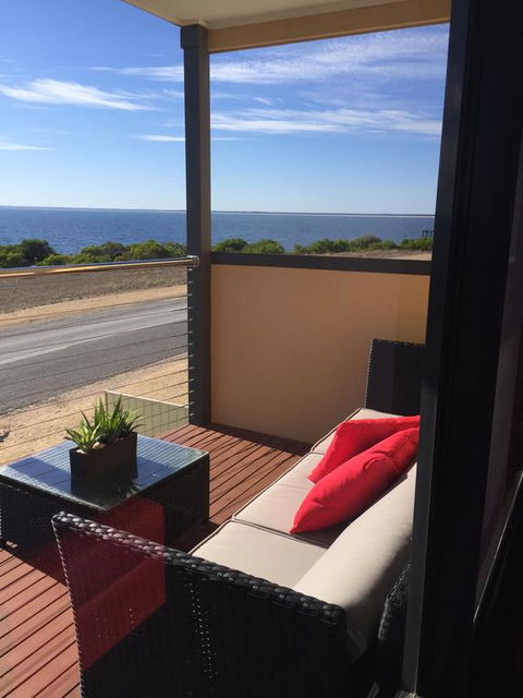 Sunset Cove Beach House - Accommodation Gladstone 3