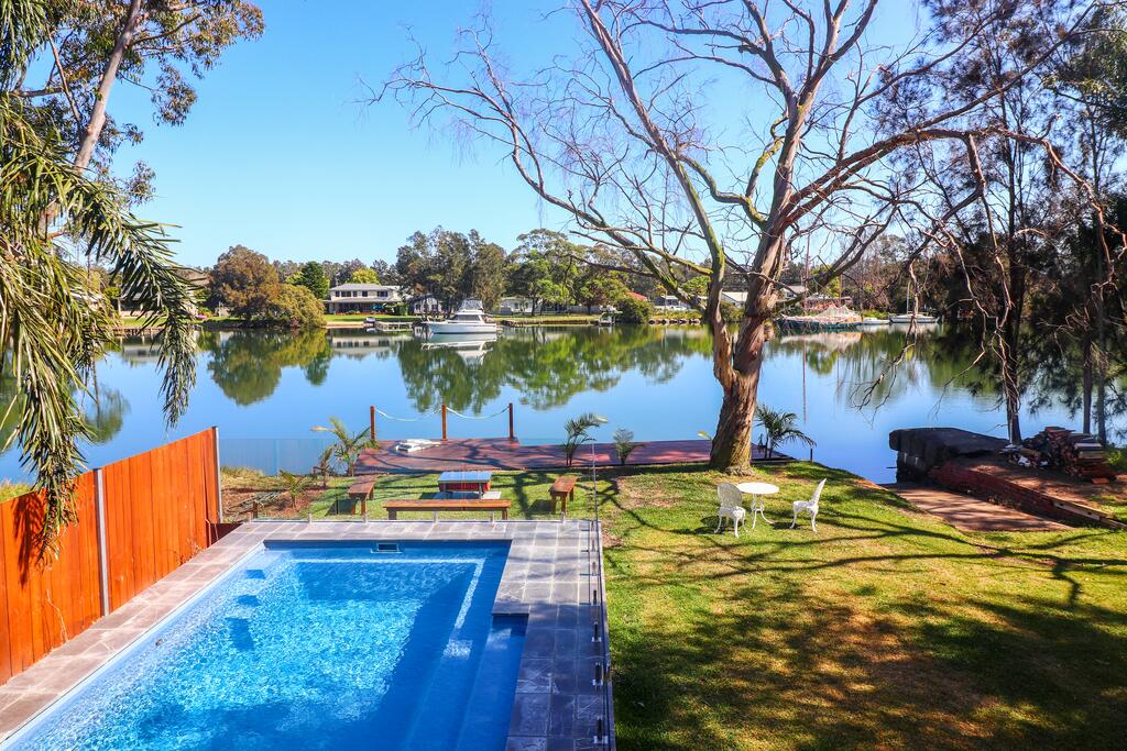 Dora Creek NSW Accommodation Gladstone